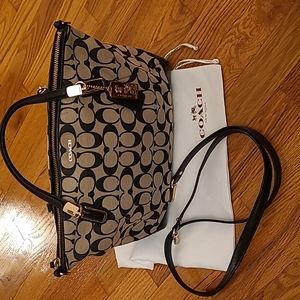 Coach Small Kelsey purse in Signature Jacquard Fabric. Color black and khaki.